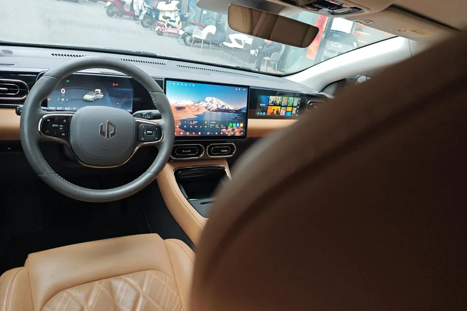 Leapmotor Zero running C01 Extended Range 316 Premium Edition 2024 — миниатюра 4