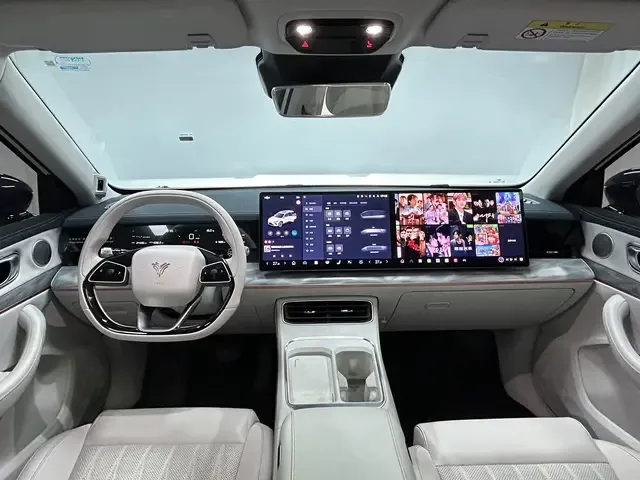 NETA Nezha L Extended Range 310 Flash Charge Red Edition 2024 — миниатюра 4