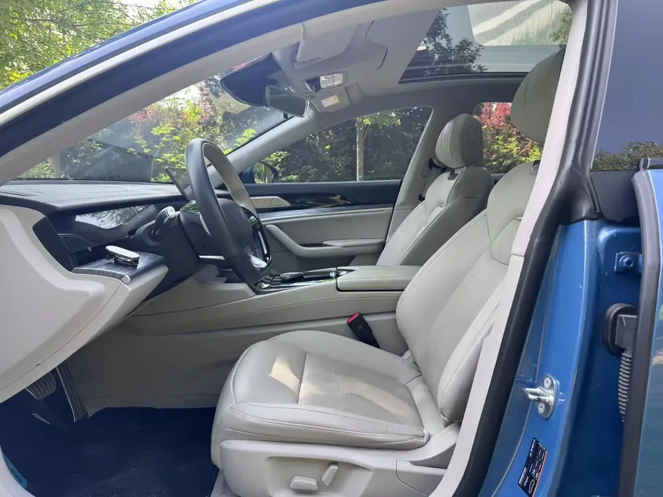 NETA Nezha S pure electric 715 rear-wheel drive large version 2023 — миниатюра 3