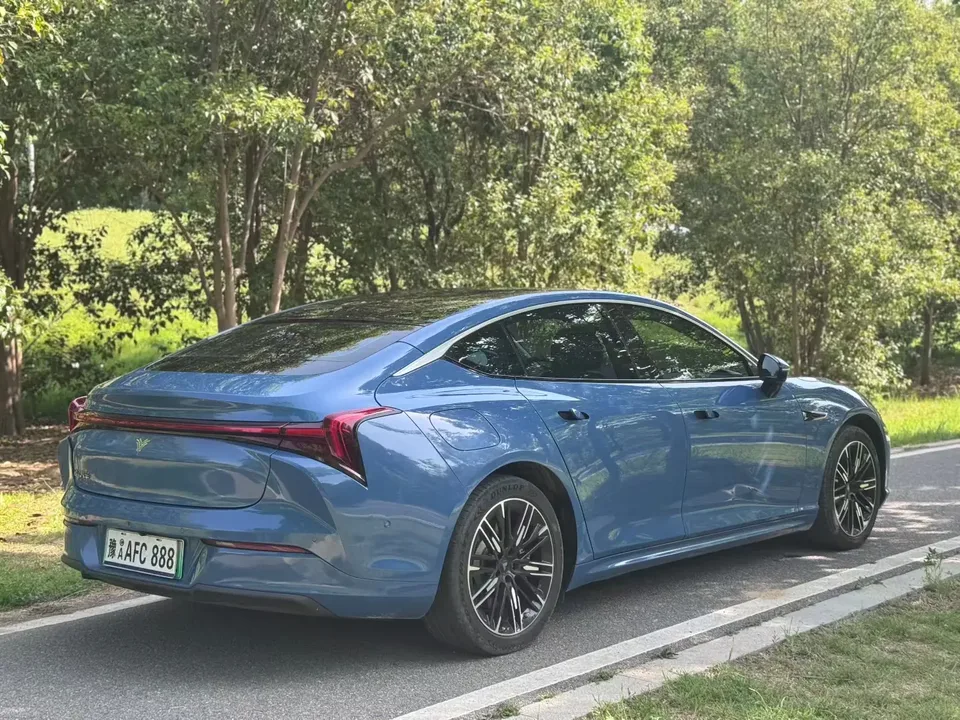 NETA Nezha S pure electric 715 rear-wheel drive large version 2023 — миниатюра 4