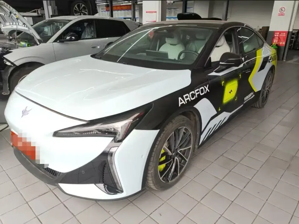 ARCFOX Extreme Fox JiFox Alpha S5 2024