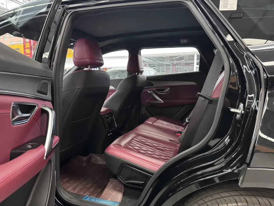 Jetour Jietu X70 PLUS Champion Edition 1.5T DCT Champion MAX 7 Seaters 2024 — миниатюра 3