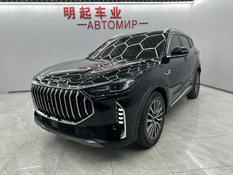 Jetour Jietu X70 PLUS Jietu X70 PLUS 2023 1.5T DCT Brave PLUS 5-seater 2023 — photo 1, buy with delivery to Moscow