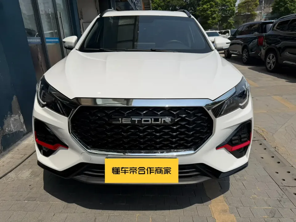 Jetour Jietu X70 Jietu X70 2023 1.5T DCT Beyond PRO 5 Seaters 2023 — photo 1, buy with delivery to Moscow