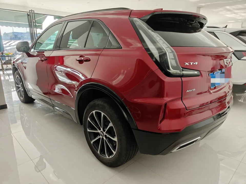 Cadillac XT4 Cadillac XT4 2024 28T 2WD Luxury 2023 — thumbnail 4