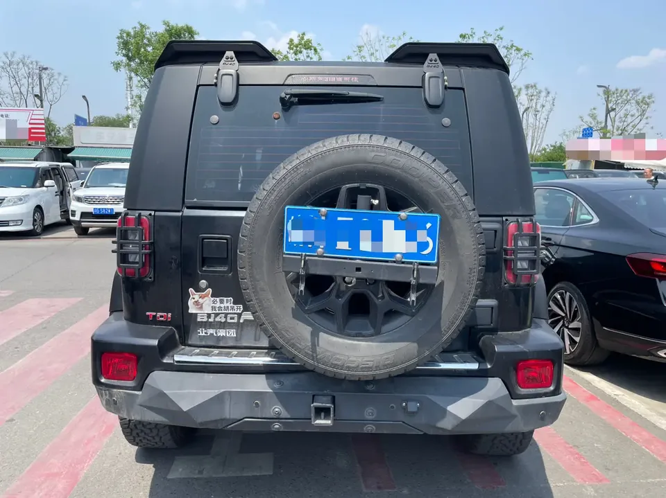 BAIC Beijing Off-road BJ40 2.0D Automatic 4WD Blade Hero Edition Knight Edition 2022 — миниатюра 5