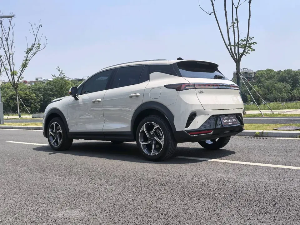 Lynk & Co 06 Lynk & Co 06 2025 Renew 1.5T Pro 2024 — thumbnail 2