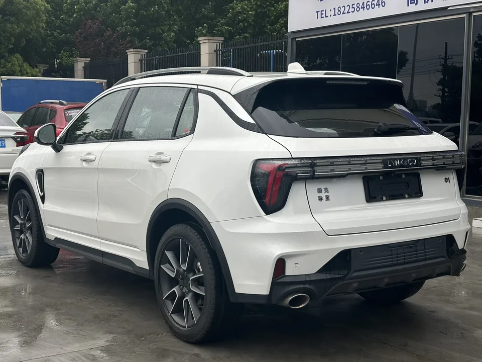 Lynk & Co 01 Lynk & Co 01 2023 2.0TD 2WD Pro 2023 — миниатюра 4