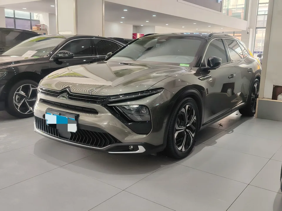 Citroen Versailles C5 X 2023