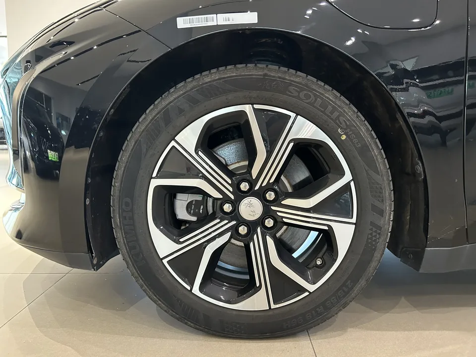 Hongqi E-QM5 facelift basic travel version 2024 — миниатюра 4