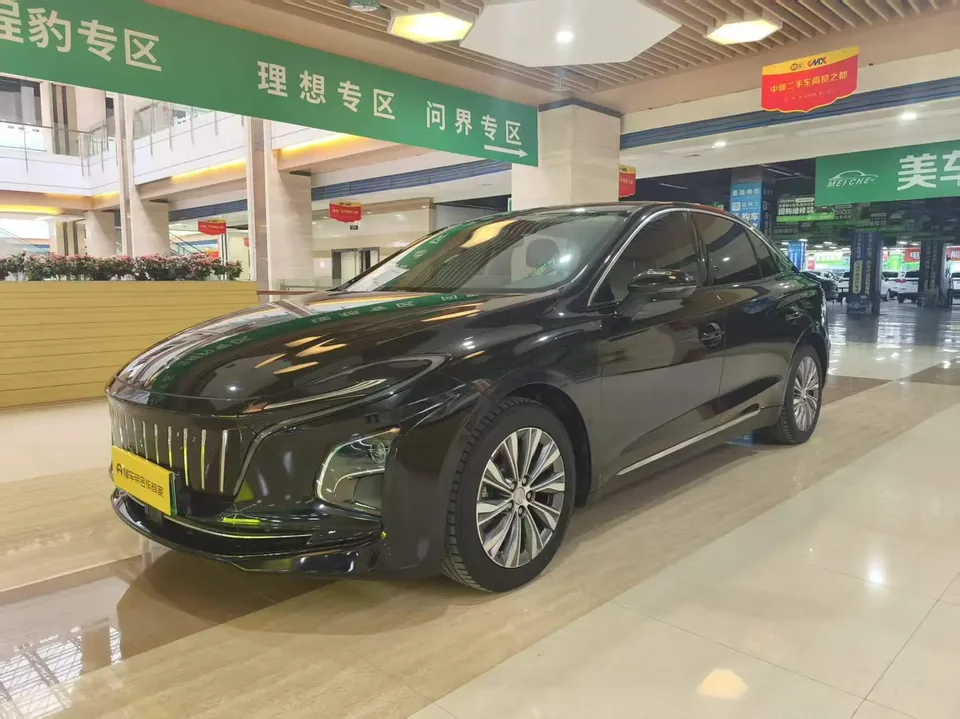 Hongqi E-QM5 2022