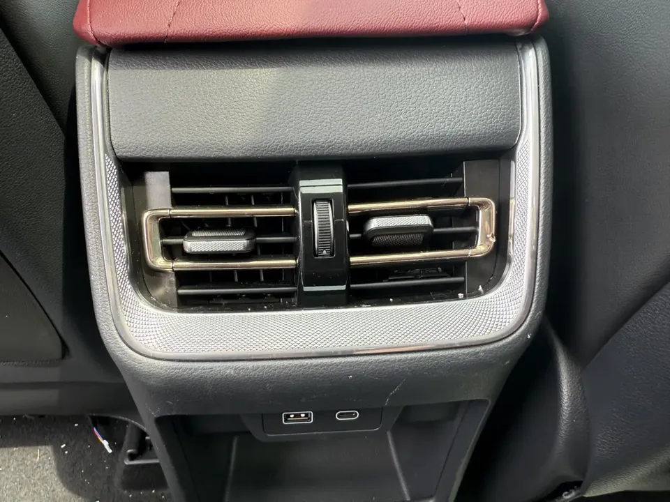 Hongqi H5 Hongqi H5 2024 2.0T Automatic Intelligent Connection Flagship Chang Edition 2023 — миниатюра 3