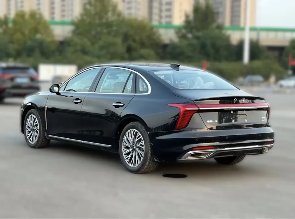 Hongqi H5 Hongqi H5 2023 1.5T DCT Zhilian Qiyue Edition 2023 — миниатюра 3