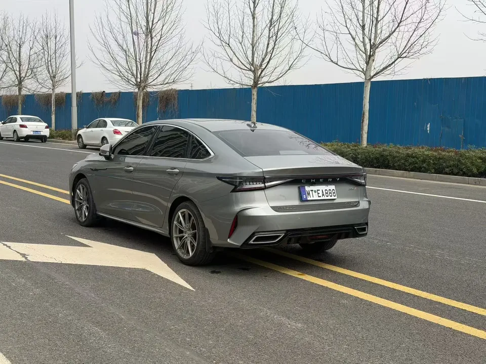 Chery Arrizo 8 1.6TGDI DCT Elegant 2023 — миниатюра 4