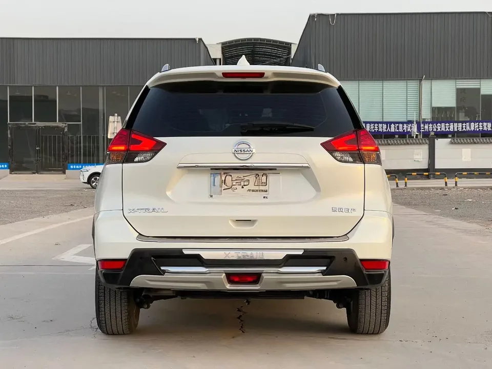 Nissan X-Trail Classic Edition 2.0L 2WD Intelligent Link Premium Edition 2024 — миниатюра 2
