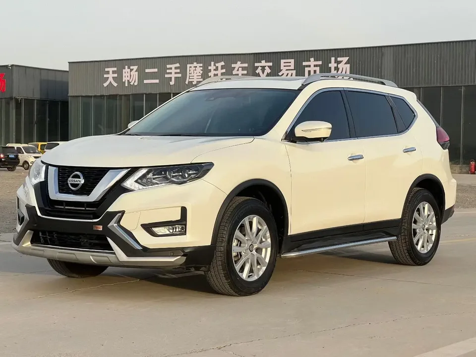 Nissan X-Trail Classic Edition 2.0L 2WD Intelligent Link Premium Edition 2024 — фото 1, купить с доставкой в Москву