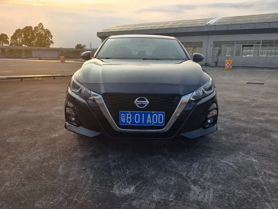 Nissan Altima Teana 2021 2.0L XE Exclusive Edition 2022 — миниатюра 3