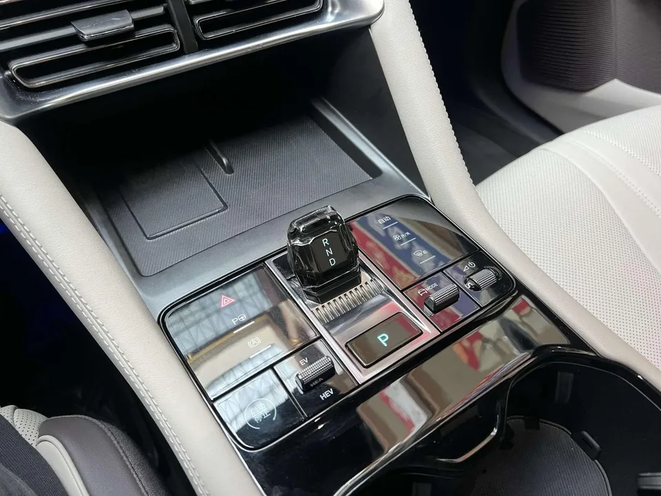 BYD Song PLUS DM Song PLUS DM 2025 DM-i 112KM Premium Edition 2025 — миниатюра 3