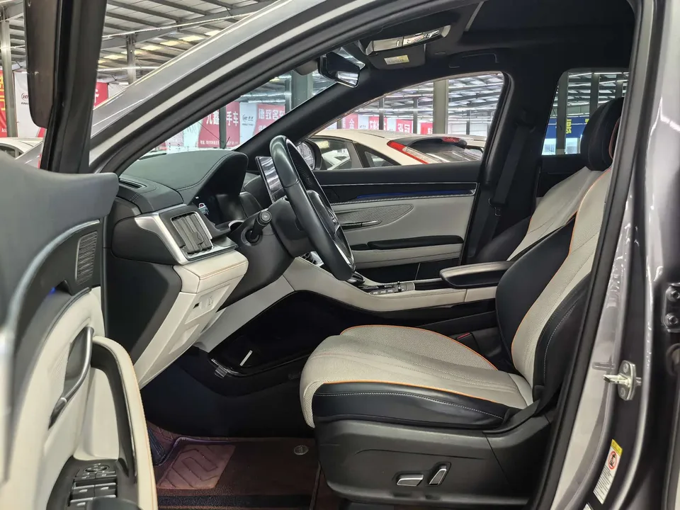 BYD Song PLUS DM DM-i 110KM 2WD flagship model 2023 — миниатюра 4