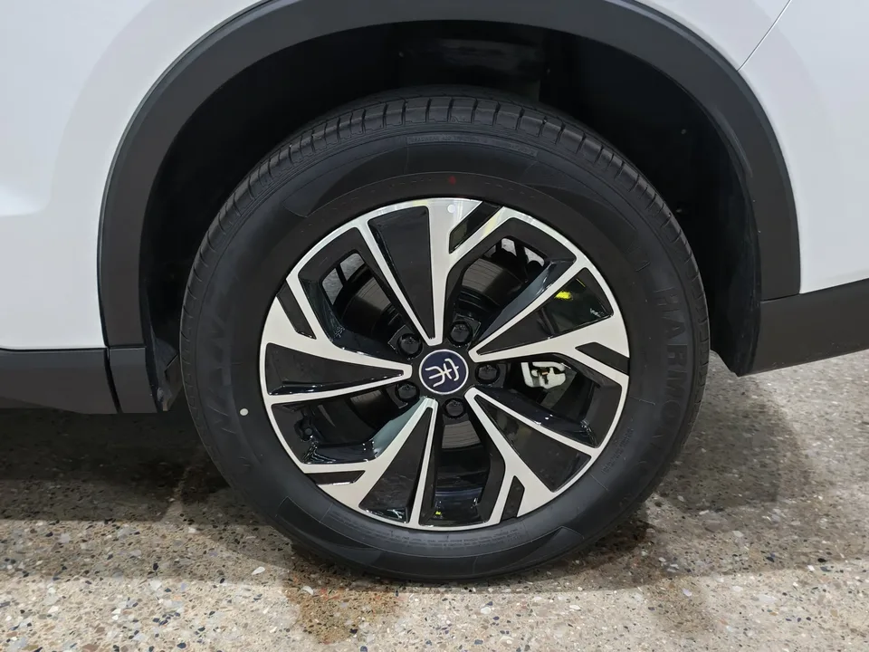 BYD Song Pro DM Second Generation Intelligent Driving Edition DM-i 75KM Leading Edition 2025 — миниатюра 3
