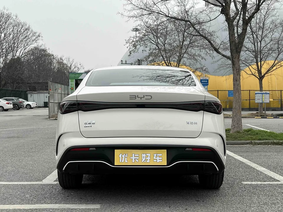 BYD Seal 06DM DM-i 80KM Luxury 2025 — миниатюра 2