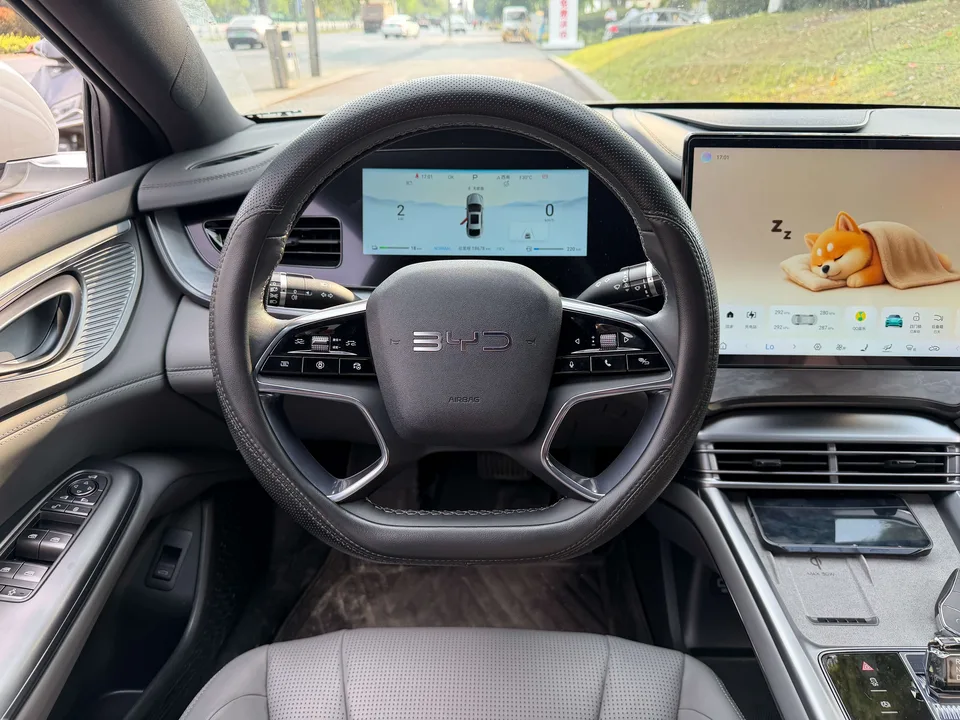 BYD Seal DM Honor Edition DM-i 1.5L 121KM Premium Edition 2024 — миниатюра 3