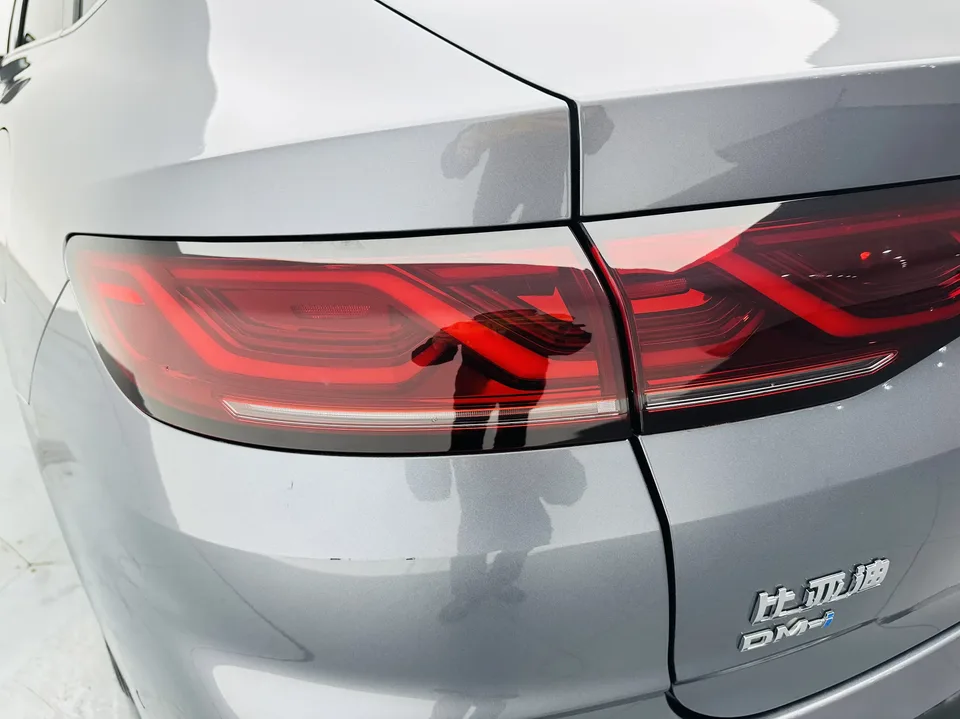 BYD Qin L DM Intelligent Driving Edition DM-i 80KM Leading Edition 2025 — миниатюра 2