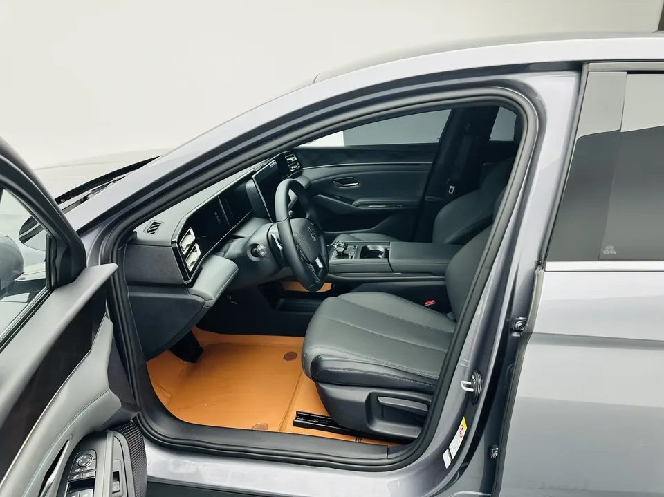 BYD Qin L DM Intelligent Driving Edition DM-i 80KM Leading Edition 2025 — миниатюра 5