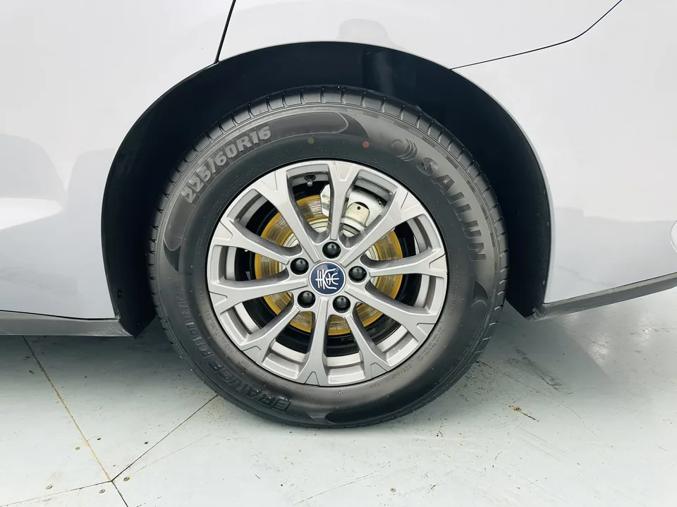 BYD Qin L DM 2025