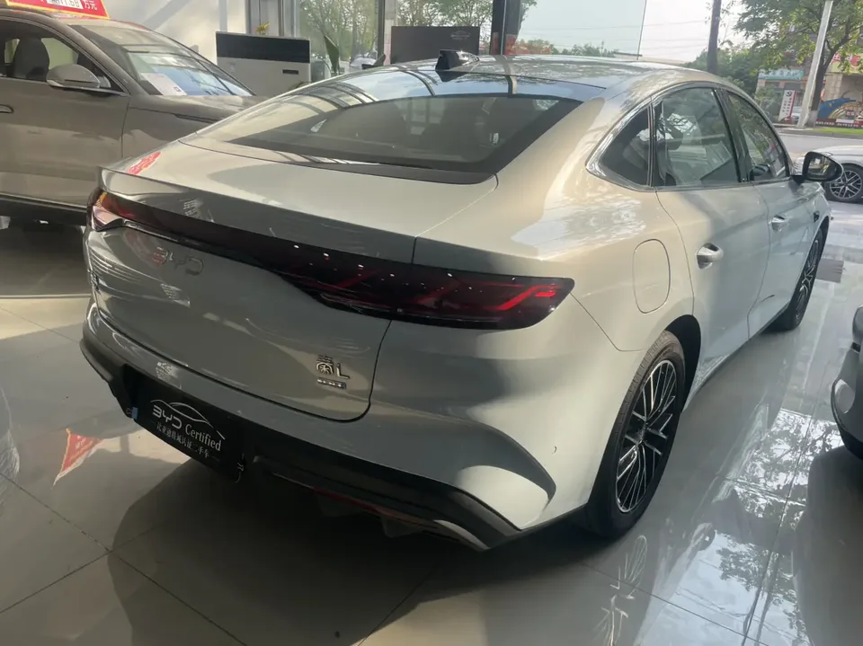 BYD Qin L DM Intelligent Driving Edition DM-i 120KM Excellence Edition 2025 — миниатюра 4