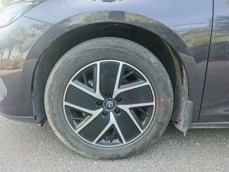 BYD Qin L DM DM-i 120KM Leading Model 2024 — миниатюра 3