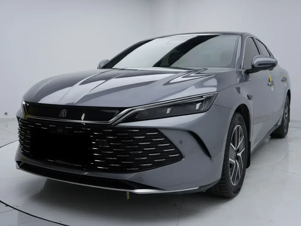 BYD Qin L DM Qin L DM 2025 Intelligent Driving Edition DM-i 120KM Leading Edition 2025 — photo 1, buy with delivery to Moscow