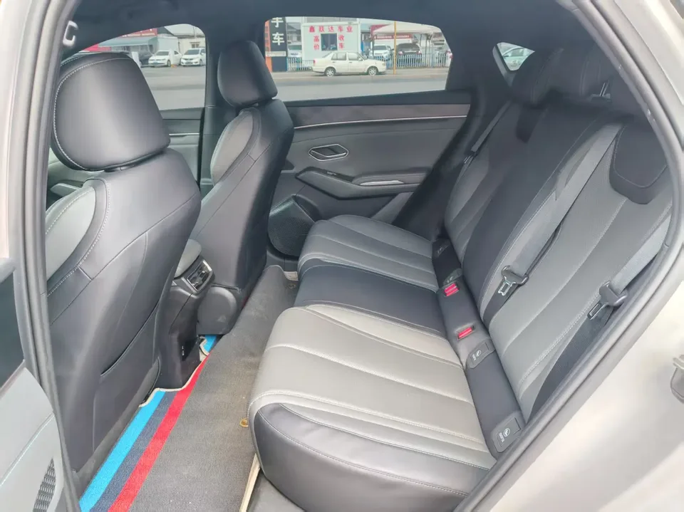 BYD Qin L DM Intelligent Driving Edition DM-i 80KM Leading Edition 2025 — миниатюра 3