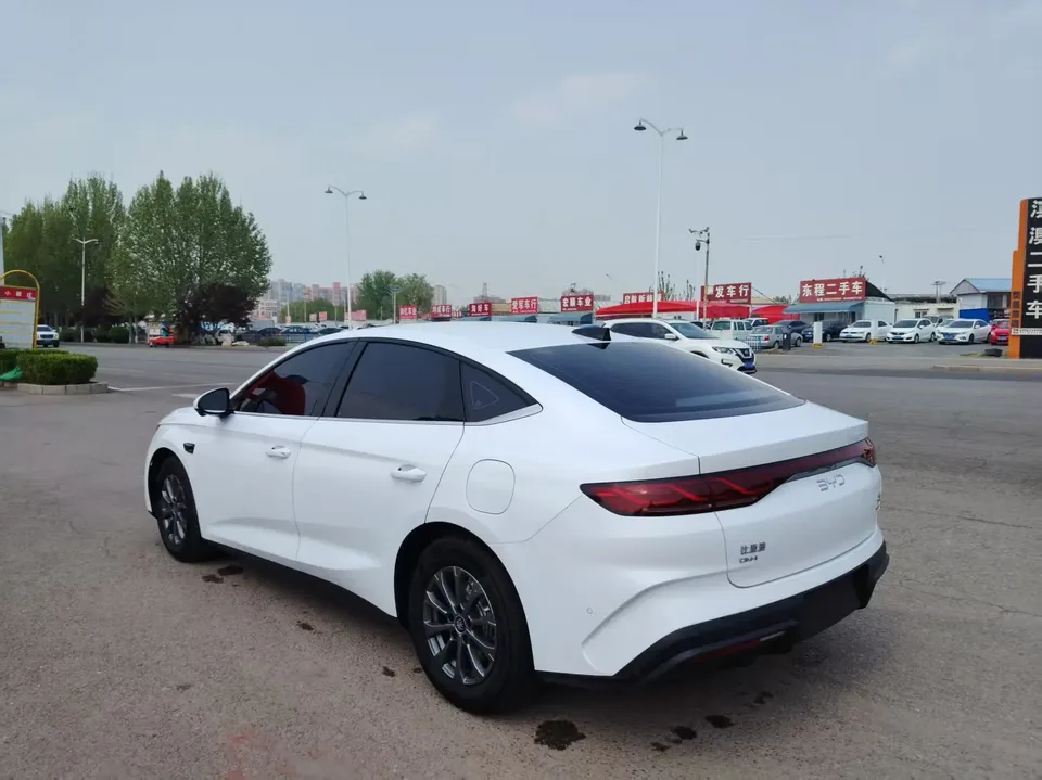 BYD Qin L DM Intelligent Driving Edition DM-i 80KM Leading Edition 2025 — миниатюра 4