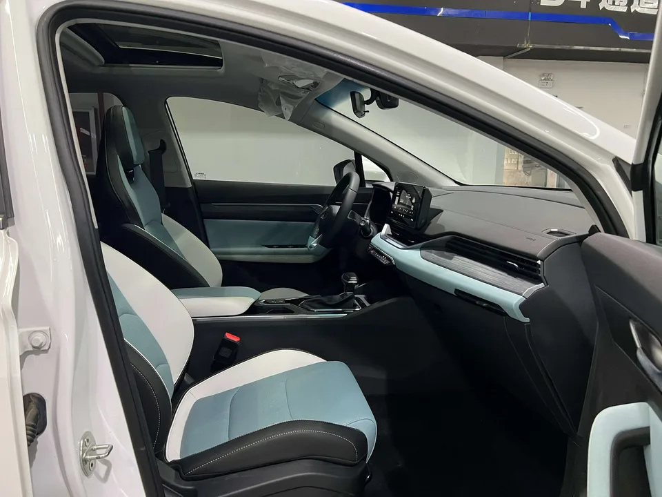 Geely Emgrand S 1.4T CVT Crossover Player Edition 2023 — миниатюра 5