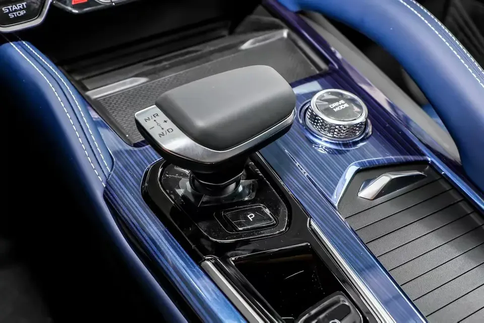 Geely Monjaro 1.5T Thor HiF Hybrid Edition Super Fast 2022 — миниатюра 3