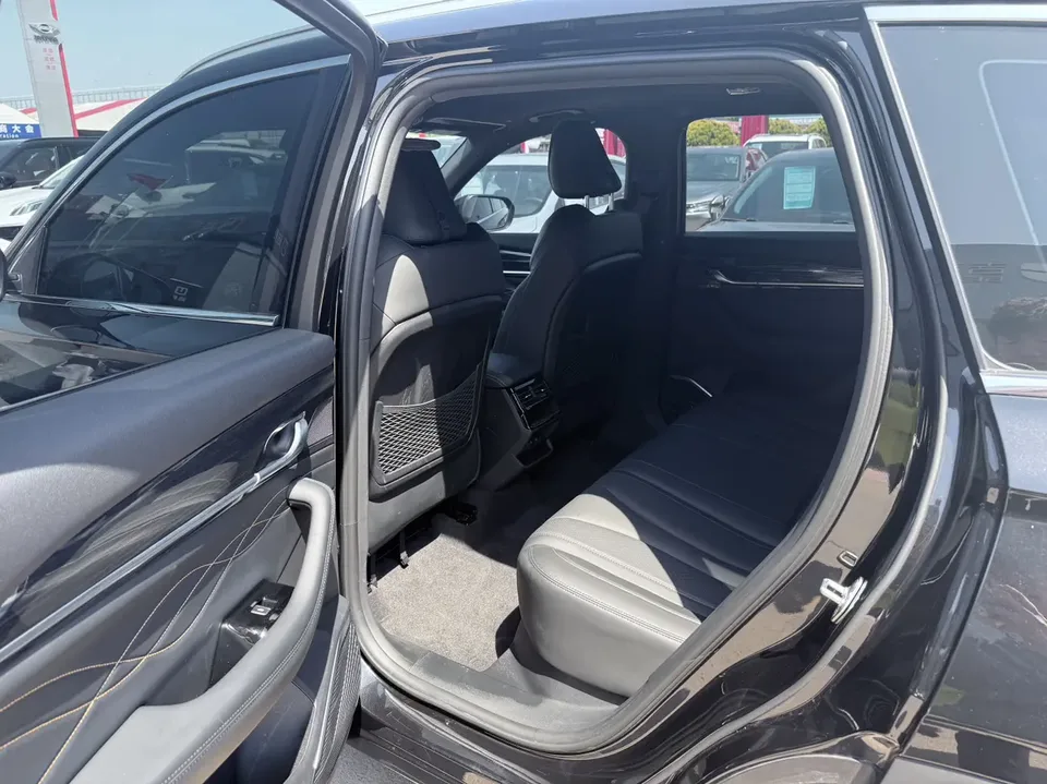Geely Monjaro 2.0TD DCT EVO 2WD Changfeng Edition 2025 — миниатюра 5
