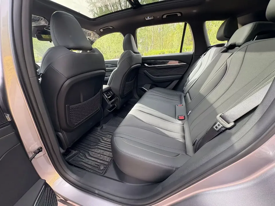 Geely Monjaro 2.0TD DCT EVO 2WD Changfeng Edition 2026 — миниатюра 3