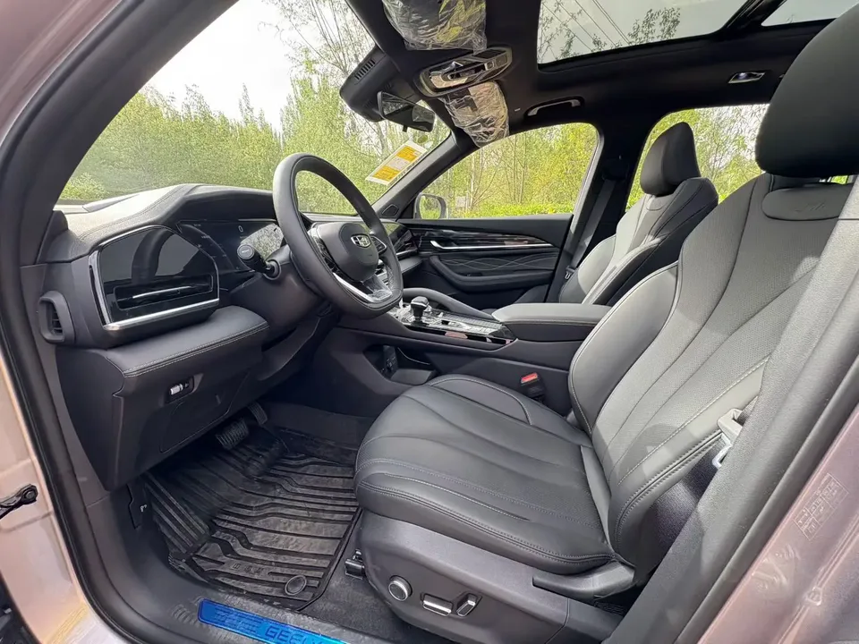 Geely Monjaro 2.0TD DCT EVO 2WD Changfeng Edition 2026 — миниатюра 5