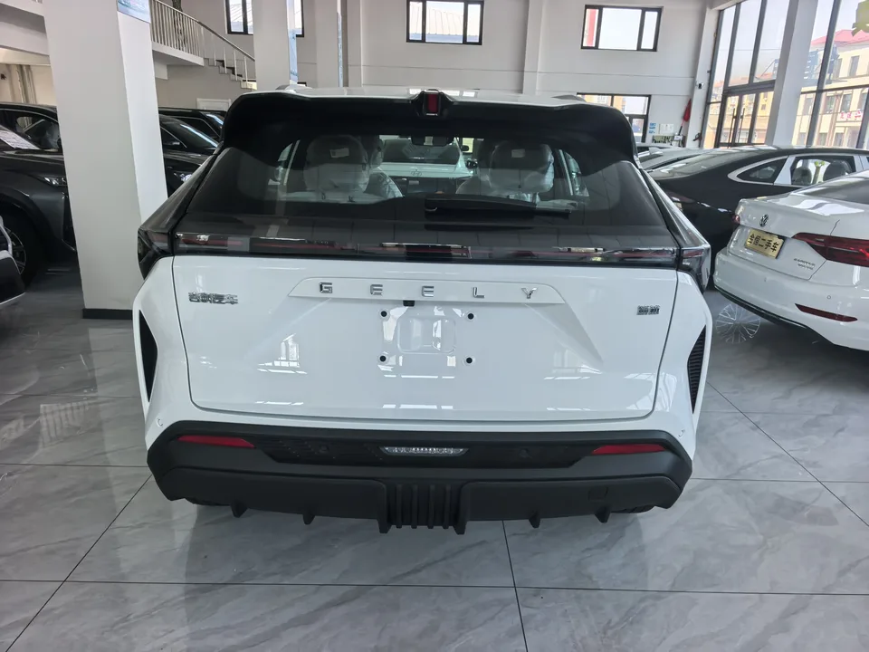Geely Atlas Boyue 2026 1.5TD Yearning 2025 — миниатюра 2