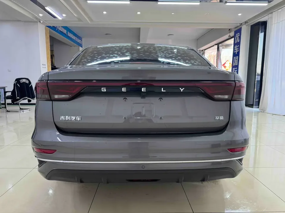 Geely Emgrand Emgrand 2022 Emgrand 2022 4th Generation 1.5L CVT Flagship Model 2022 — thumbnail 2