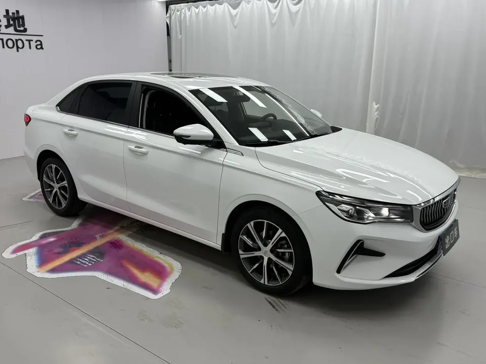 Geely Emgrand emgrand 2022 4th Generation 1.5L CVT Premium 2022 — миниатюра 3