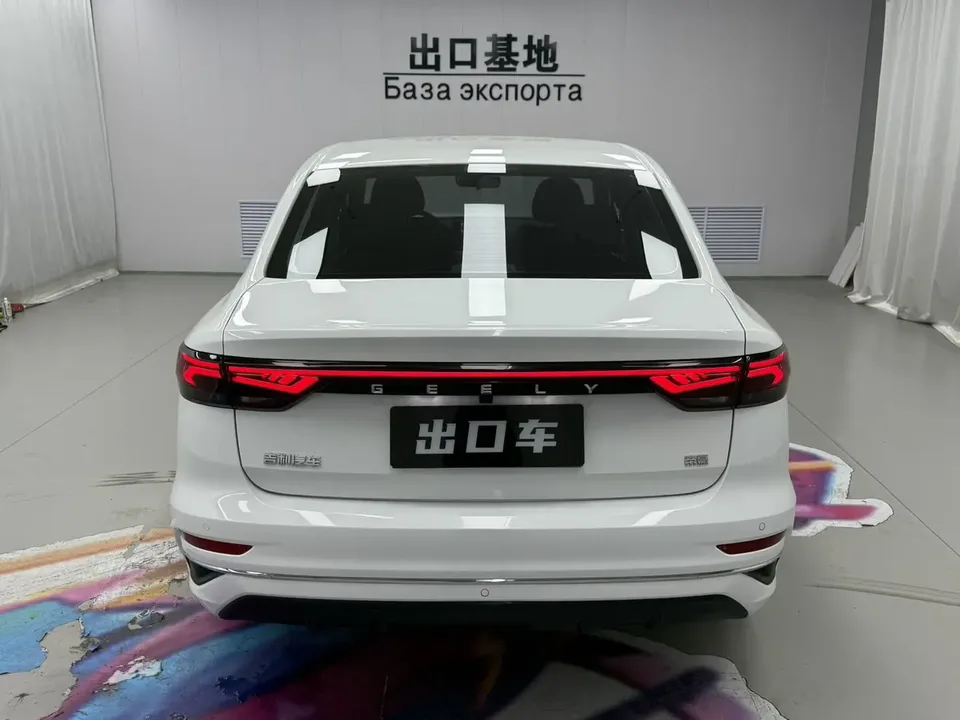 Geely Emgrand emgrand 2022 4th Generation 1.5L CVT Premium 2022 — миниатюра 5