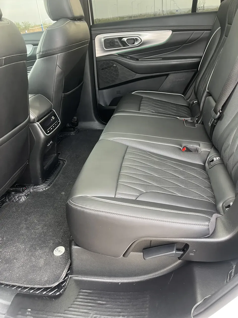 GAC Trumpchi GS8 Trumpchi GS8 2024 Trumpchi GS8 2024 Pilot Series 2.0TGDI 2WD Luxury Connected Edition 2025 — thumbnail 3