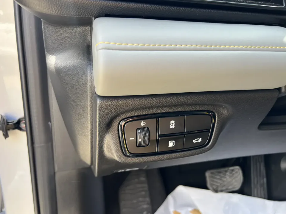 GAC Trumpchi Empow Shadow Leopard 2023 2.0L DHT High Energy Hybrid 2023 — thumbnail 4