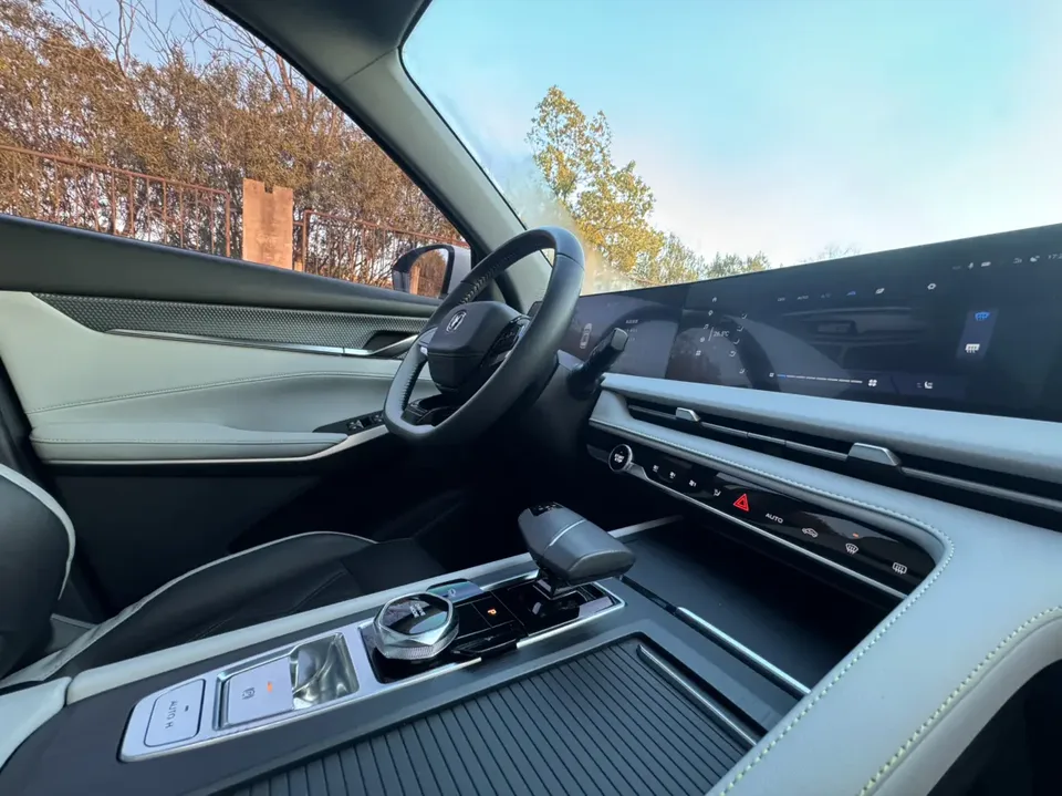 Changan CS75PLUS third generation 1.5T automatic pilot model 2023 — миниатюра 5