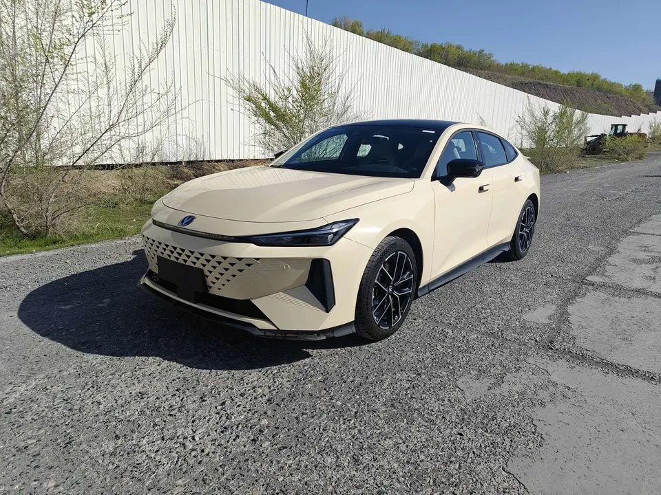 Changan UNI-V 2024