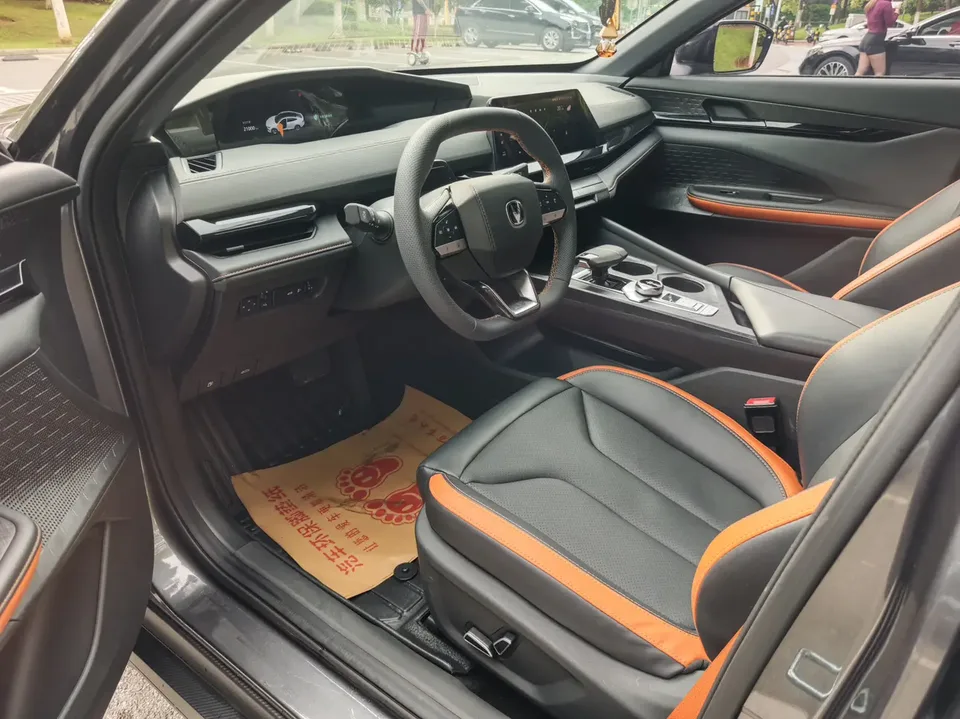 Changan UNI-V 1.5T Premium Edition 2023 — миниатюра 4