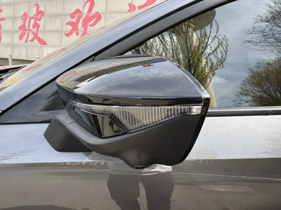 Changan UNI-V UNI-V 2023 1.5T Sports Edition 2023 — thumbnail 3