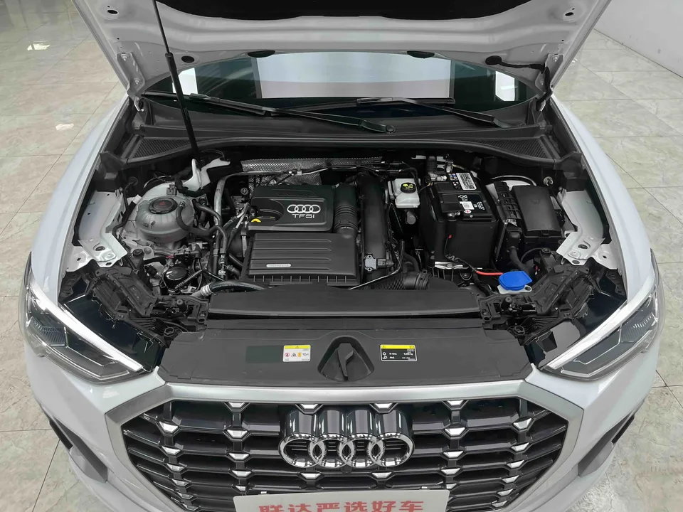 Audi Q3 Audi Q3 2022 35 TFSI aggressive and dynamic model 2022 — миниатюра 2